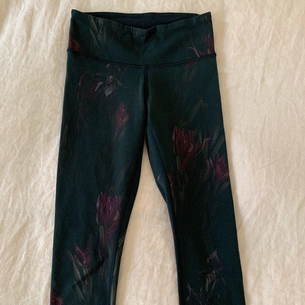 Lulu lemon cropped yoga pants